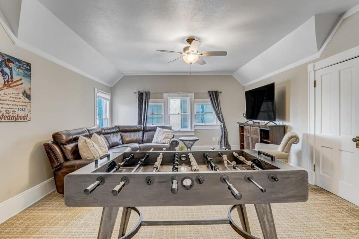 Apartment Crescent Penthouse - Downtown Hot Tub Golf Foos *