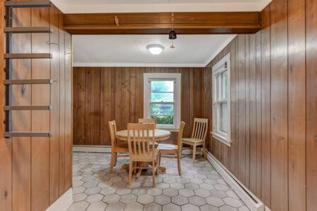 House W Detached Loft Hottub Smarttvs Selfentry Firepit *