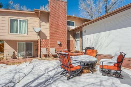 6bd Near Garden Of The Gods-palmer Park *