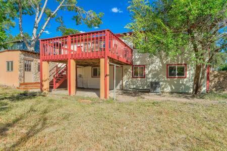 Apartment Space Base Near Airport Bbq Game Colorado Springs
