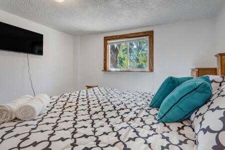 Space Base Near Airport Bbq Game Apartment Colorado Springs