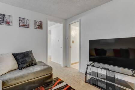 Space Base Near Airport Bbq Game Apartment Colorado Springs