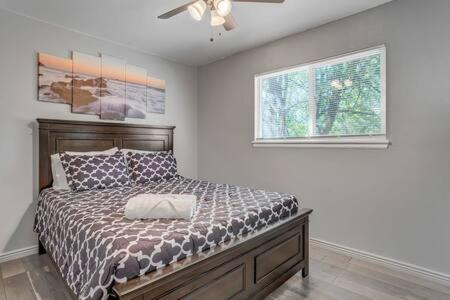 Apartment Space Base Near Airport Bbq Game *