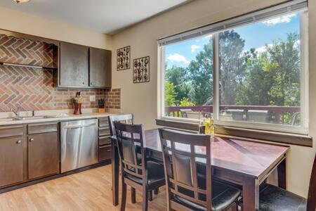 Apartment Space Base Near Airport Bbq Game *