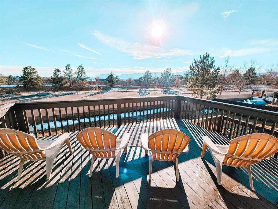 Pet Friendly/3 King Beds/sleeps 14/game Near Villa Colorado Springs
