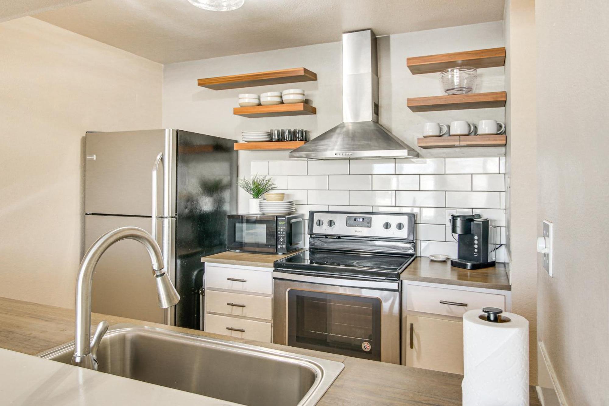 Apartment With Fireplace Near Downtown Colorado Springs