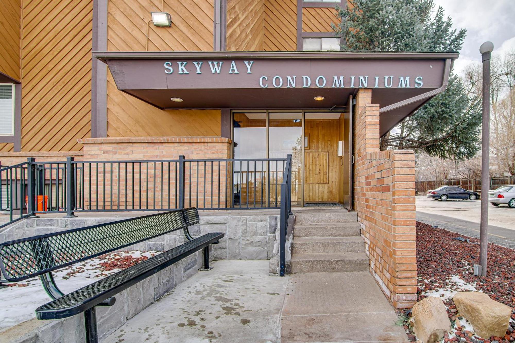 With Fireplace Near Downtown Apartment Colorado Springs