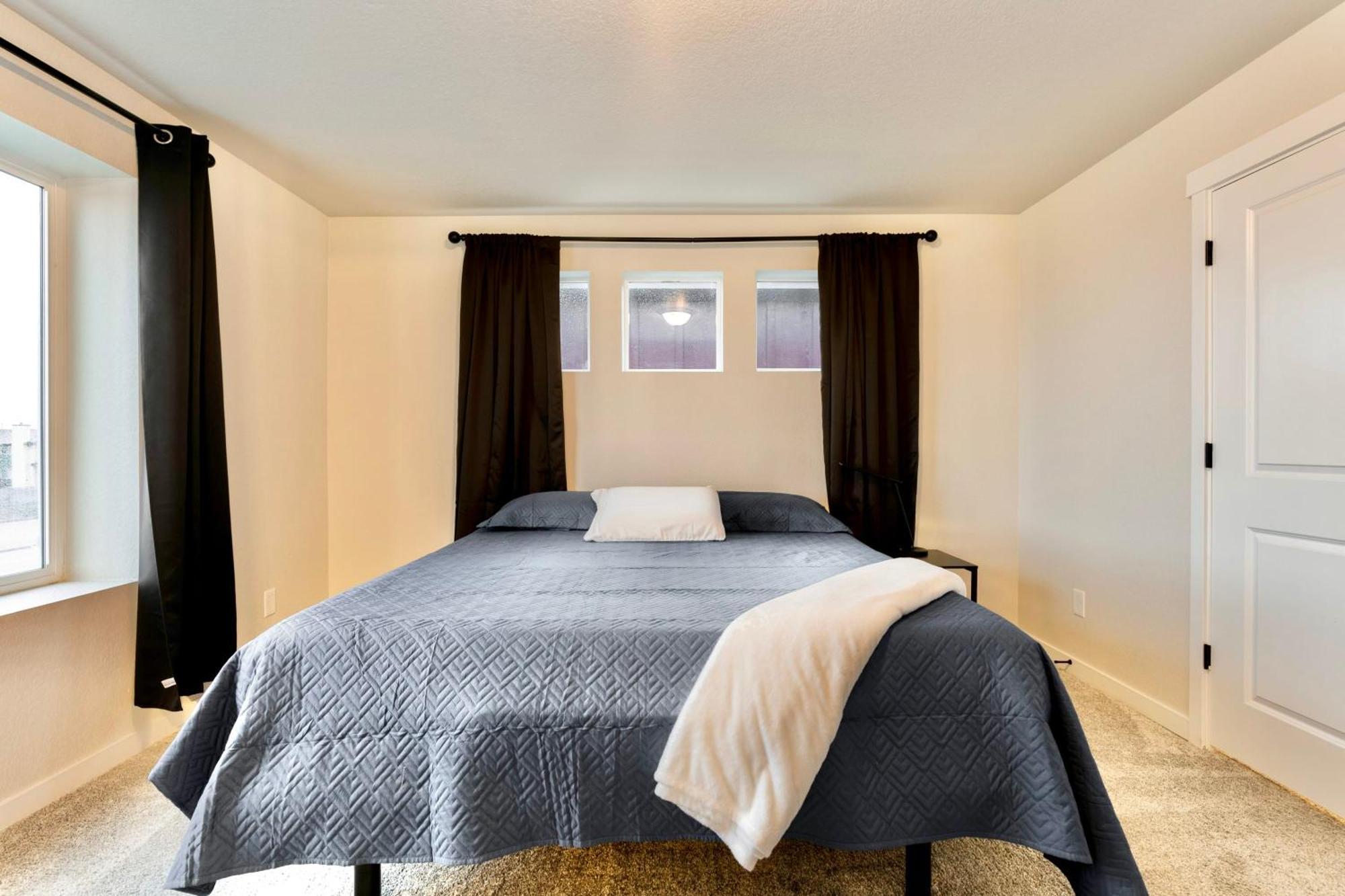 Tempurpedic Quartz Balcony Modern 3br 3 5ba Holiday home