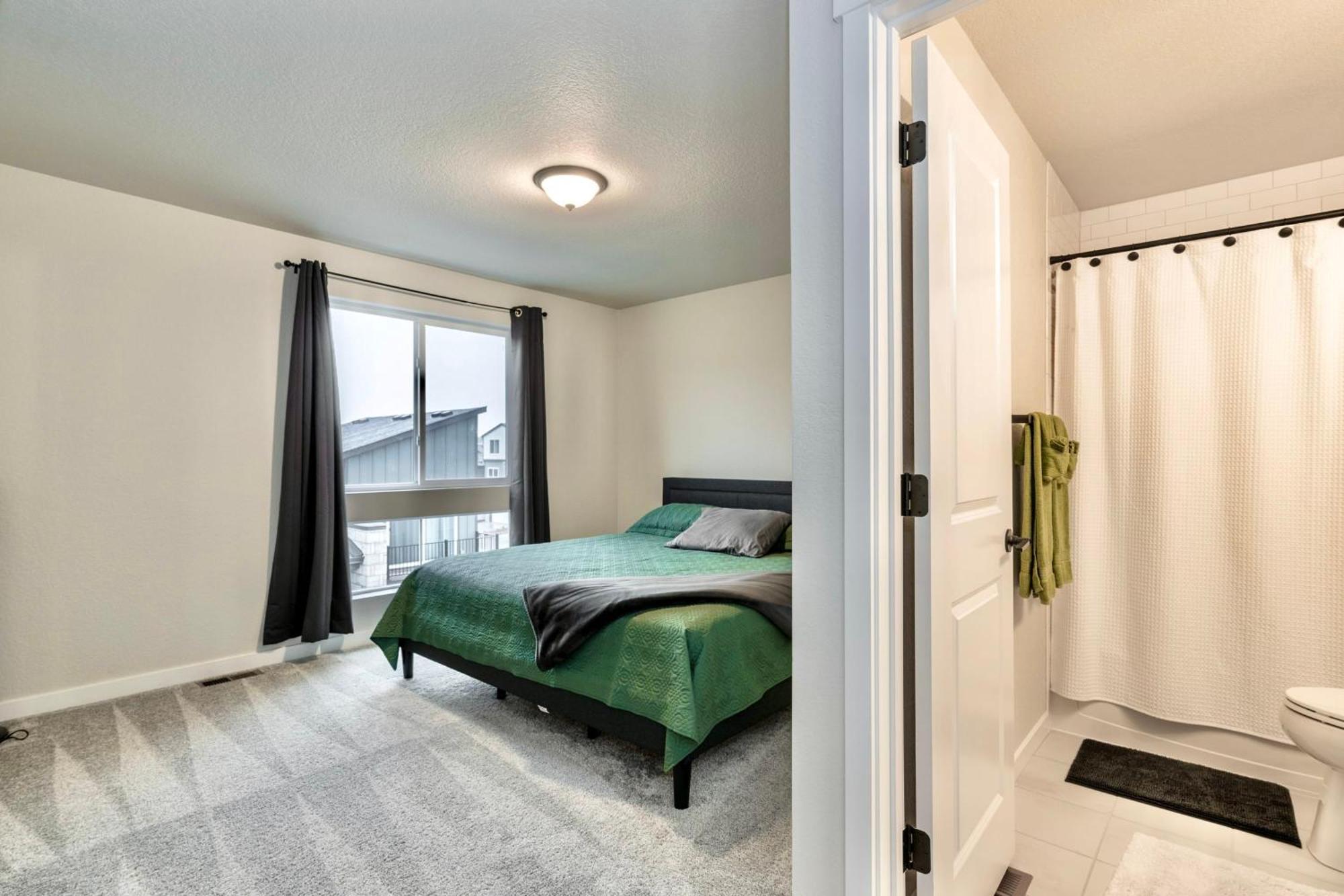 Tempurpedic Quartz Balcony Modern 3br 3 5ba Holiday home