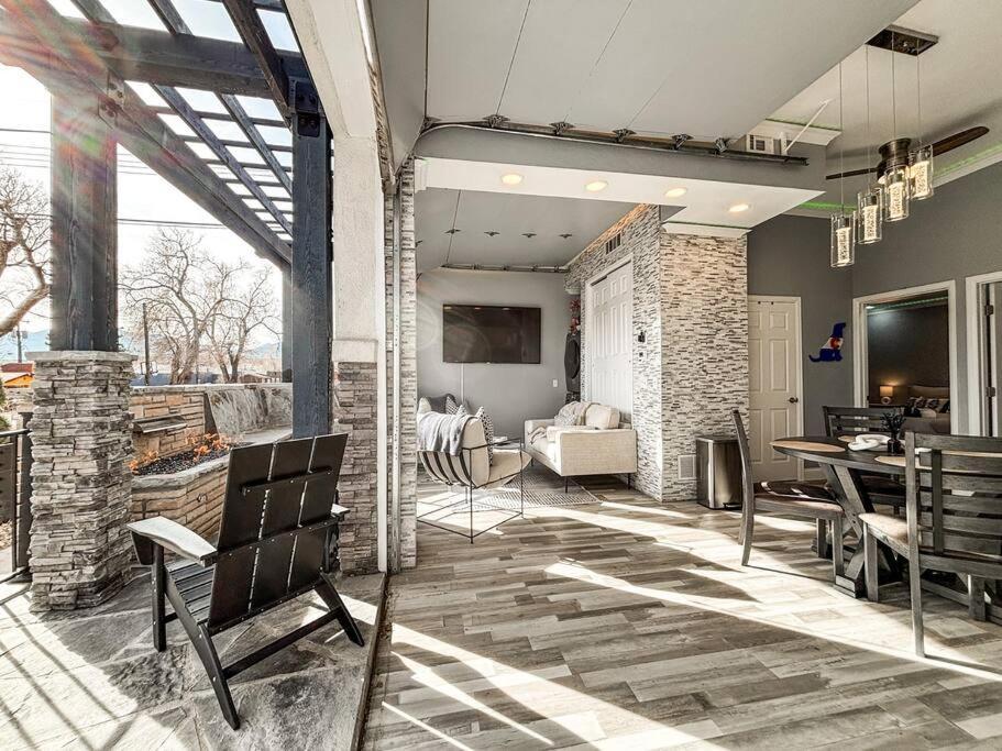 Colorado Spa Retreat / Hot Tub/sauna / Downtown * Colorado Springs