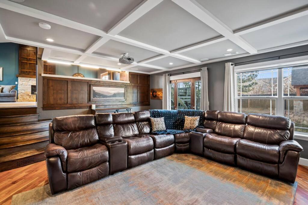 Pet-friendly, Flexible Extensions, Sleeps 10+ *