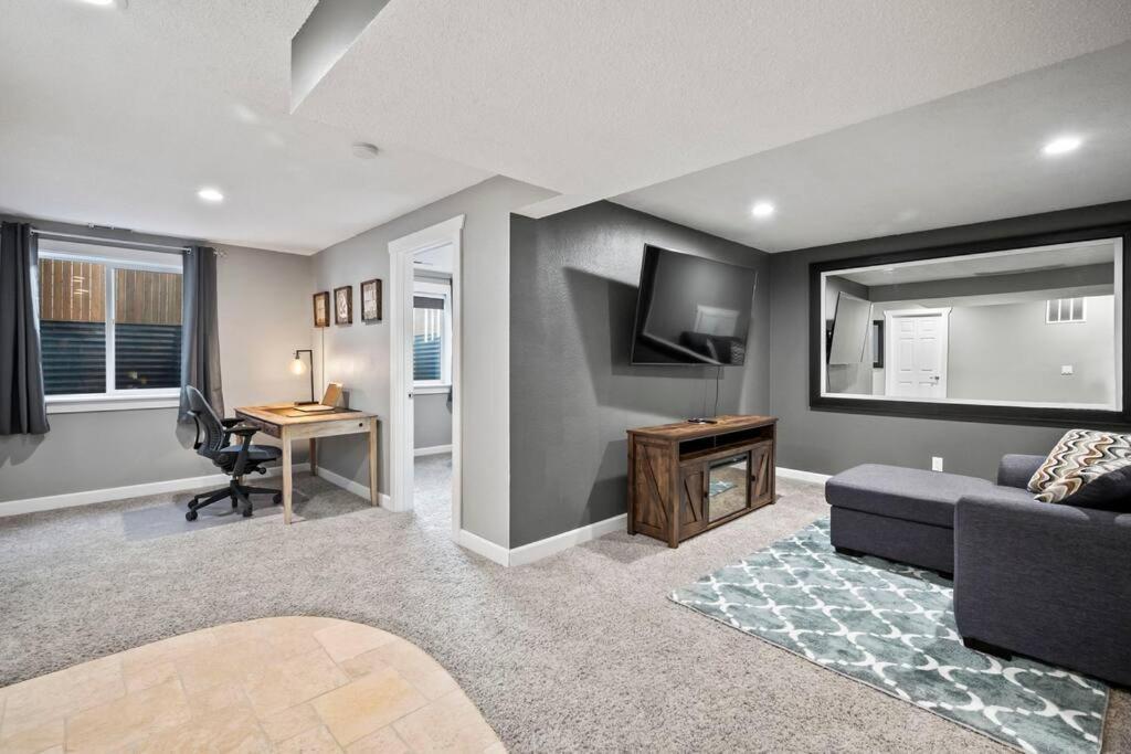 Pet-friendly, Flexible Extensions, Sleeps 10+ Holiday home Colorado Springs
