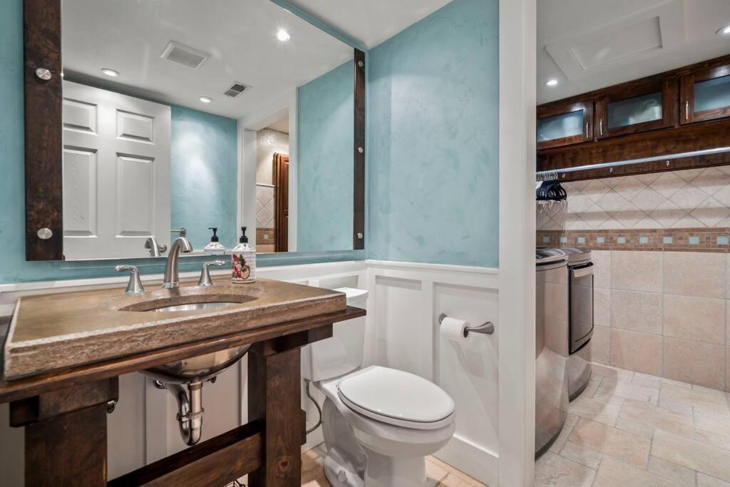 Pet-friendly, Flexible Extensions, Sleeps 10+ Colorado Springs