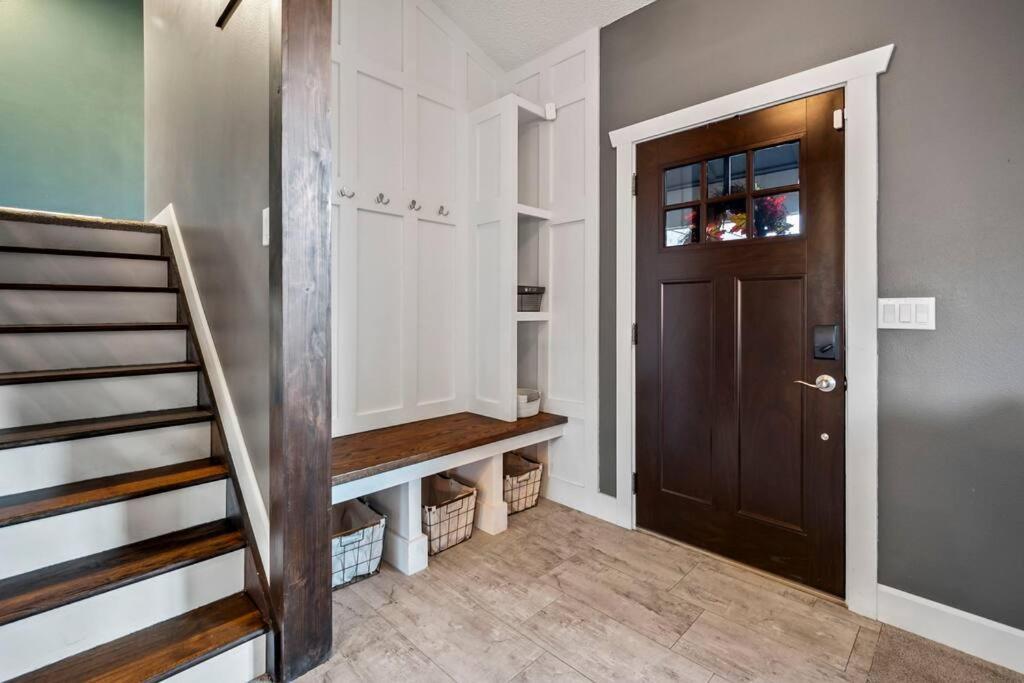 Pet-friendly, Flexible Extensions, Sleeps 10+ Colorado Springs
