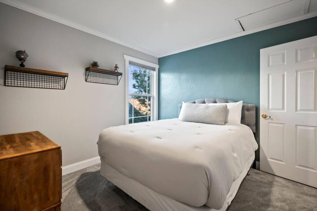 Pet-friendly, Flexible Extensions, Sleeps 10+ Holiday home *