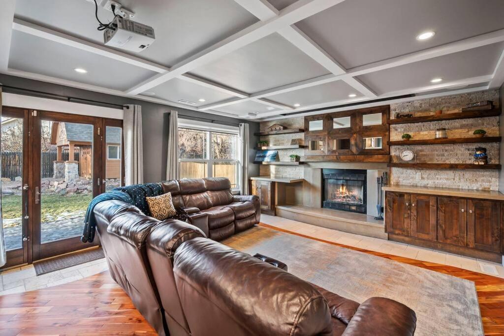 Holiday home Pet-friendly, Flexible Extensions, Sleeps 10+ Colorado Springs