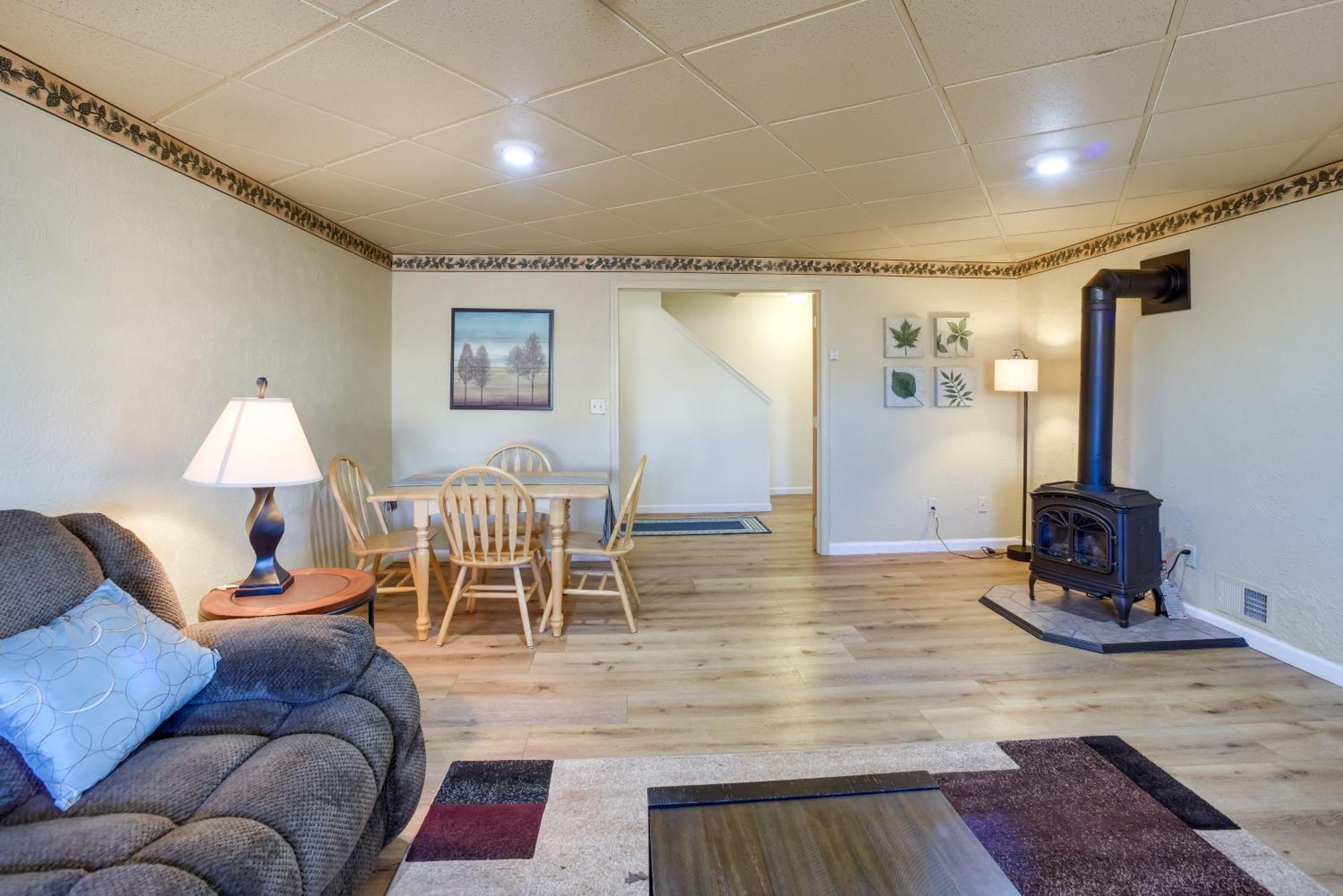 Holiday home Updated Springs - 3 Mi To Garden Of The Gods! Colorado Springs
