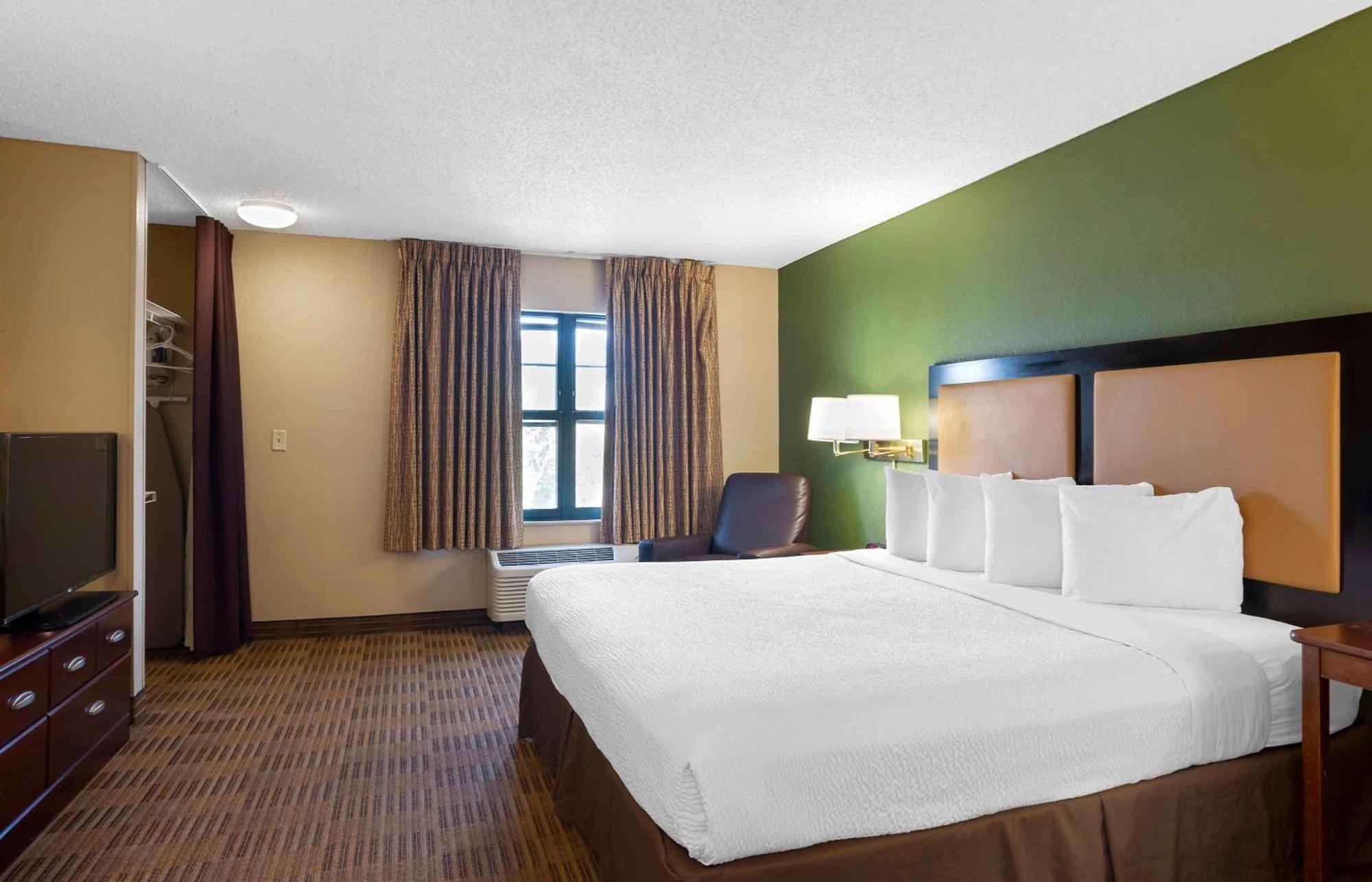 Extended America - - West Hotel