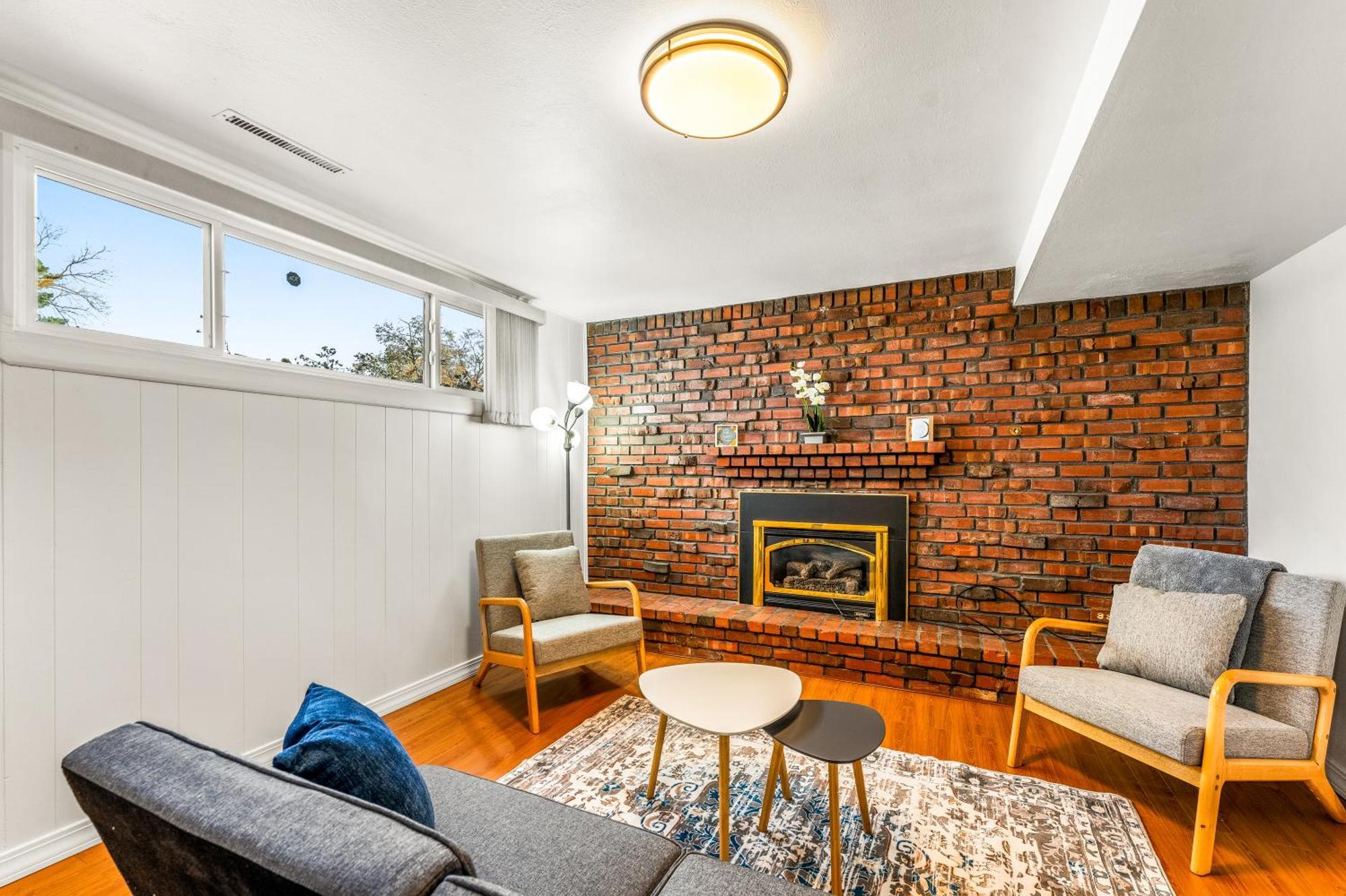 The Mtn Retreat- Steps To Palmer Park And Playground, Cos, Great Location Holiday home