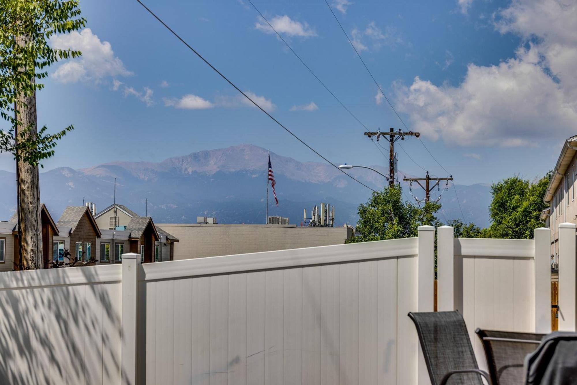 Townhome With Game And Grill! * Colorado Springs