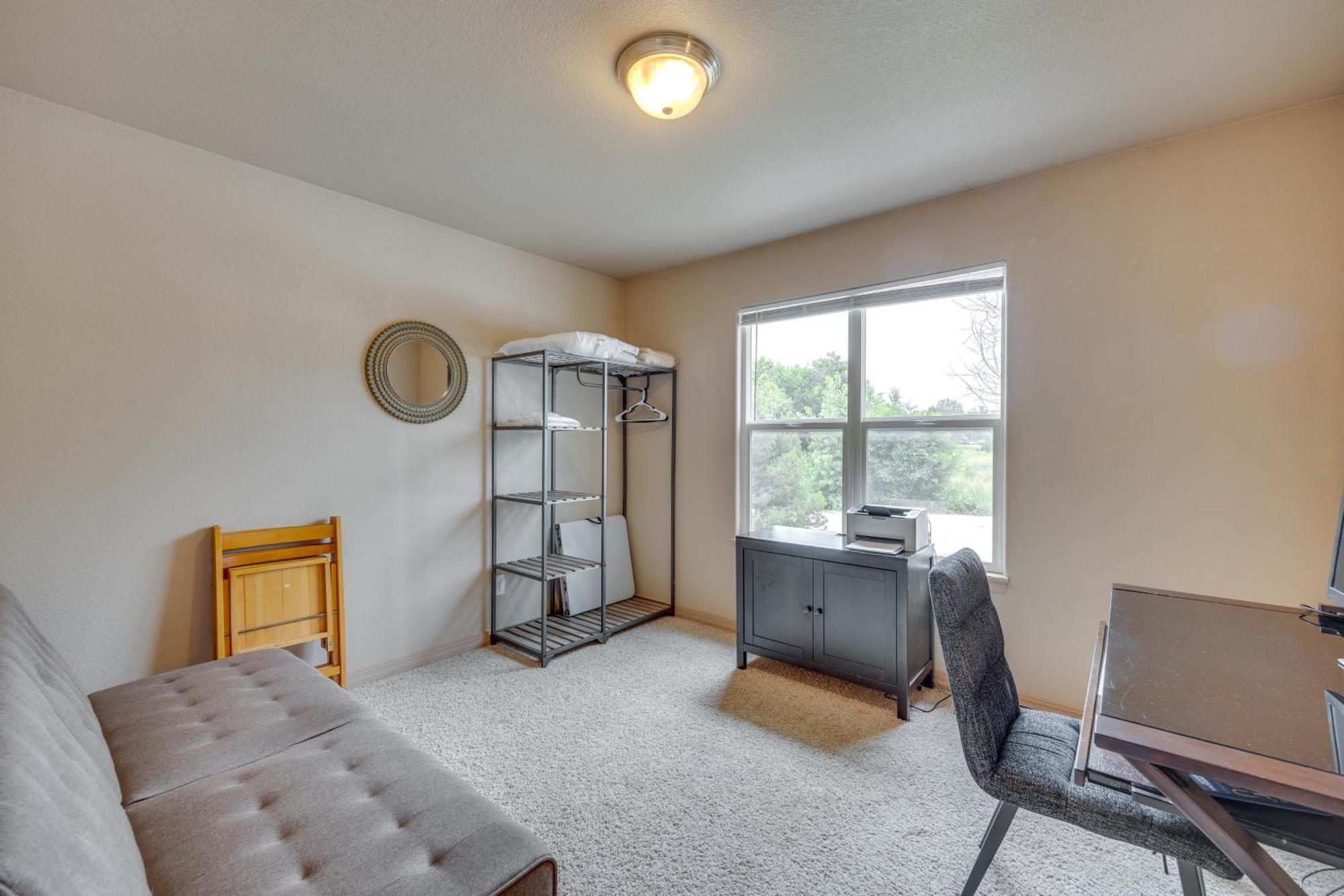 Townhome With Game And Grill! Holiday home Colorado Springs
