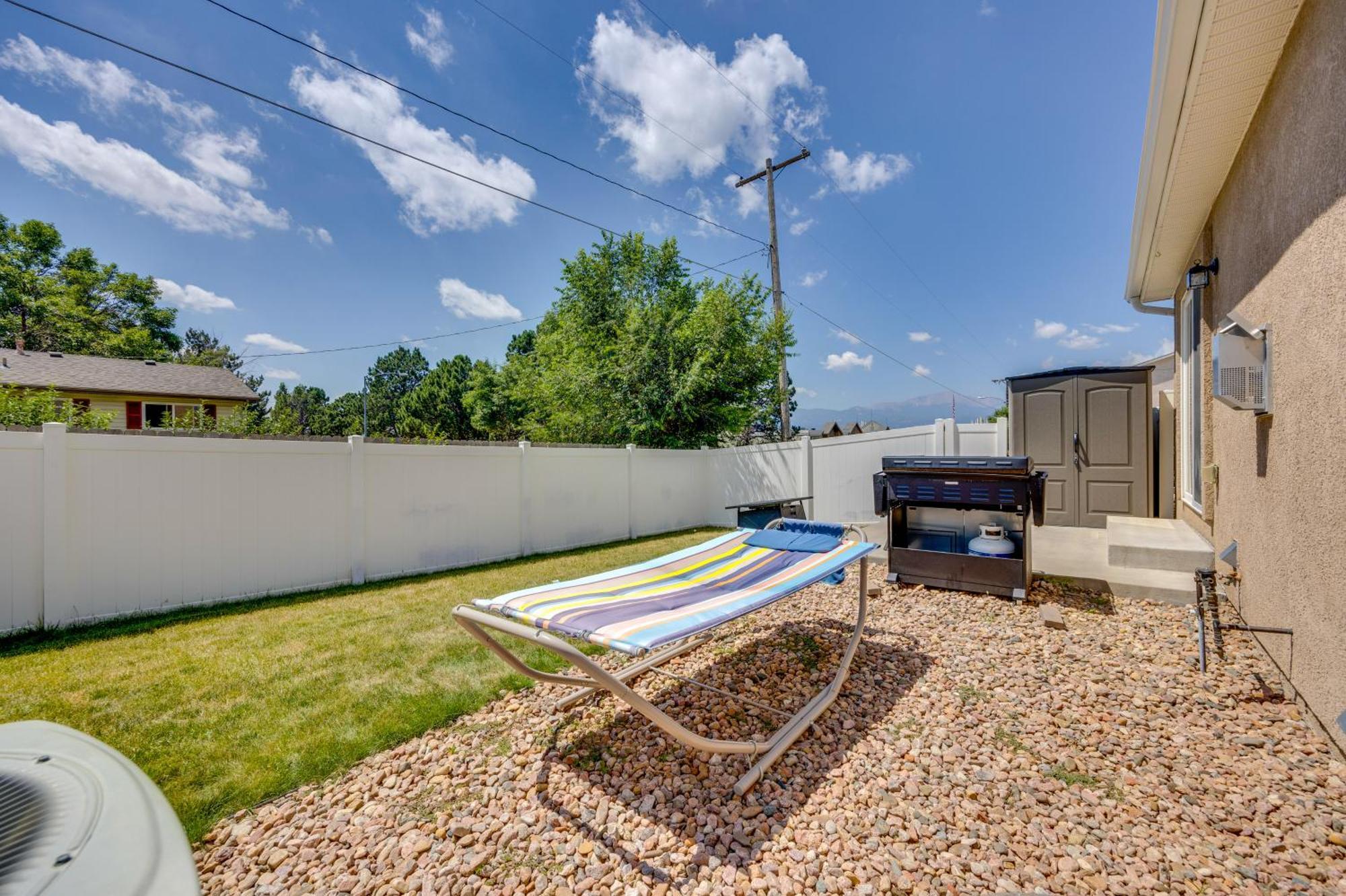 Townhome With Game And Grill! Holiday home