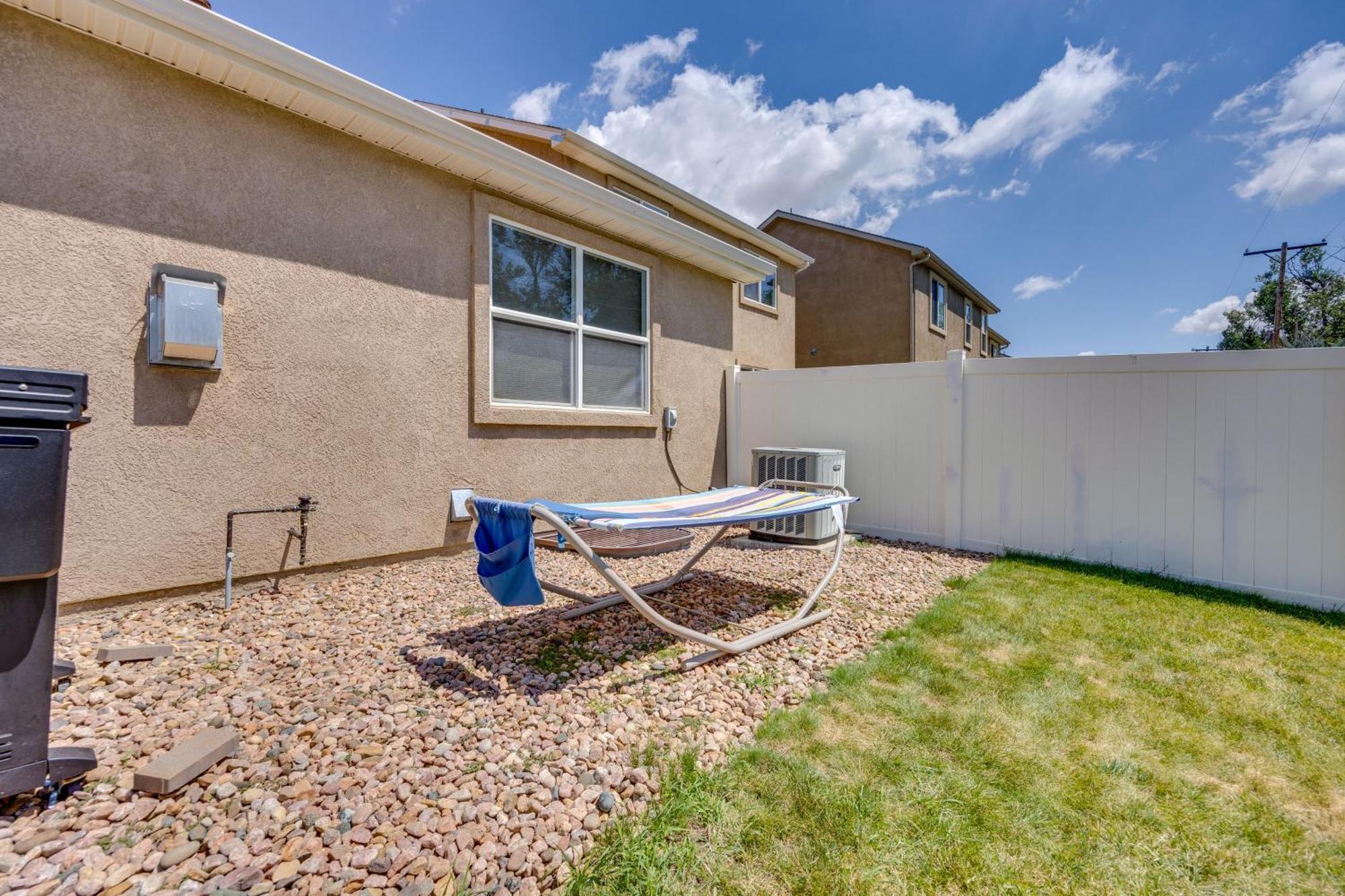 Townhome With Game And Grill! *