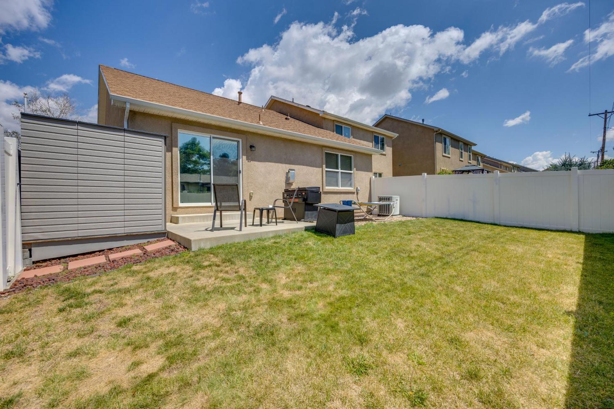 Townhome With Game And Grill! *