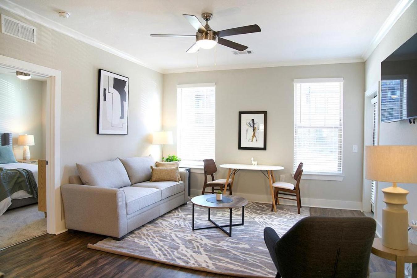 Apartment Landing Modern With Amazing Amenities Colorado Springs