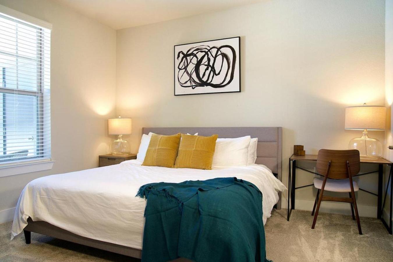 Landing Modern With Amazing Amenities Apartment Colorado Springs