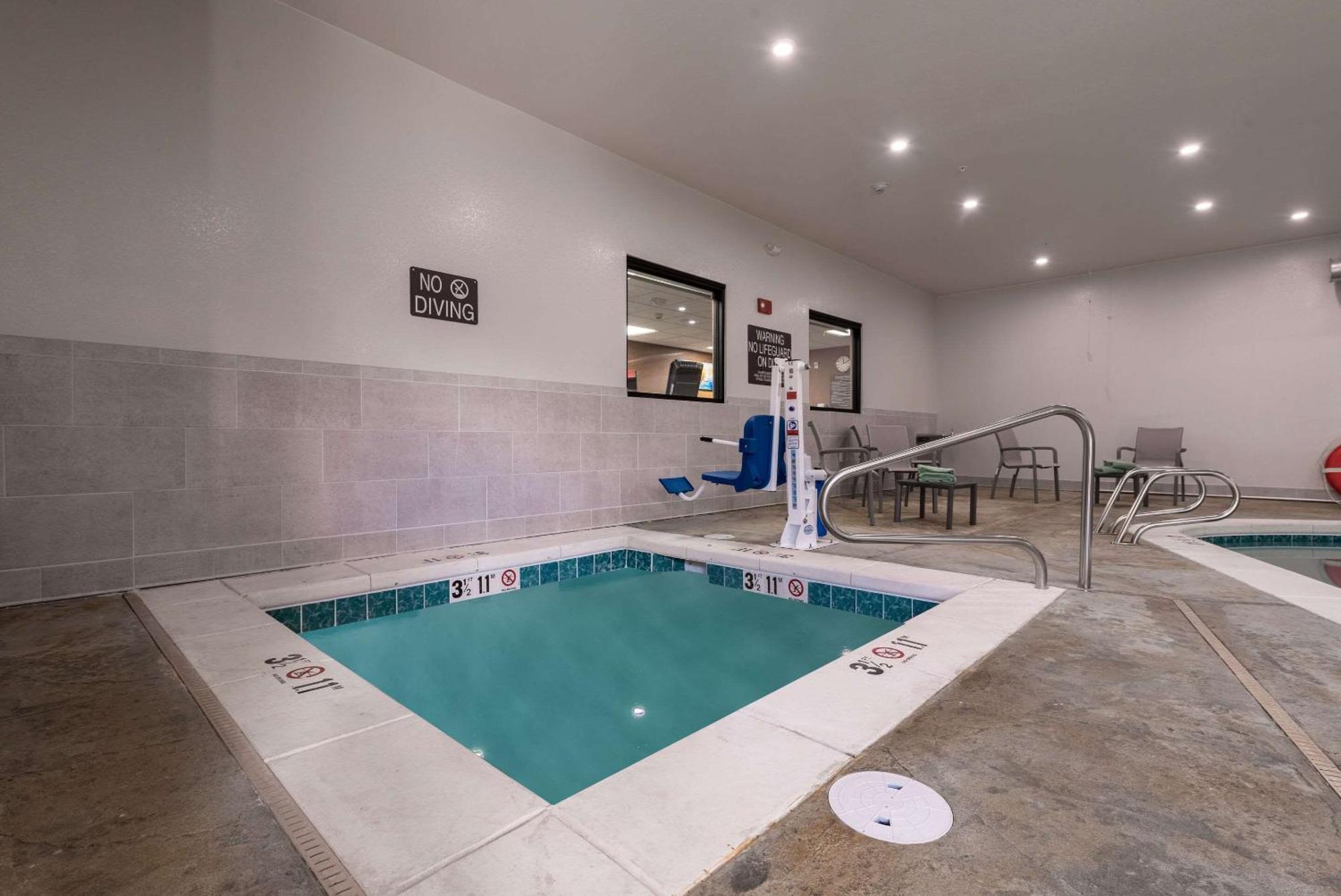Comfort East - Medical Center Area Hotel 2*