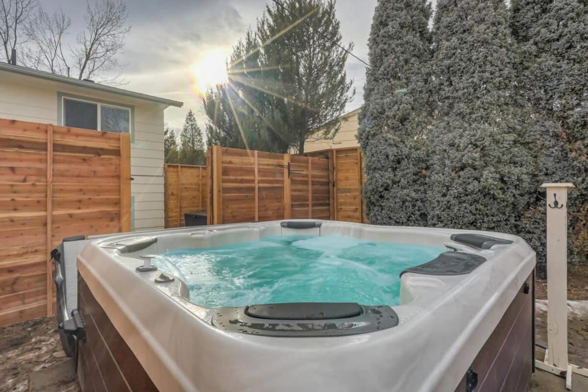Tonka Heights Remodeled Oasis Bbq Hot Tub Holiday home Colorado Springs