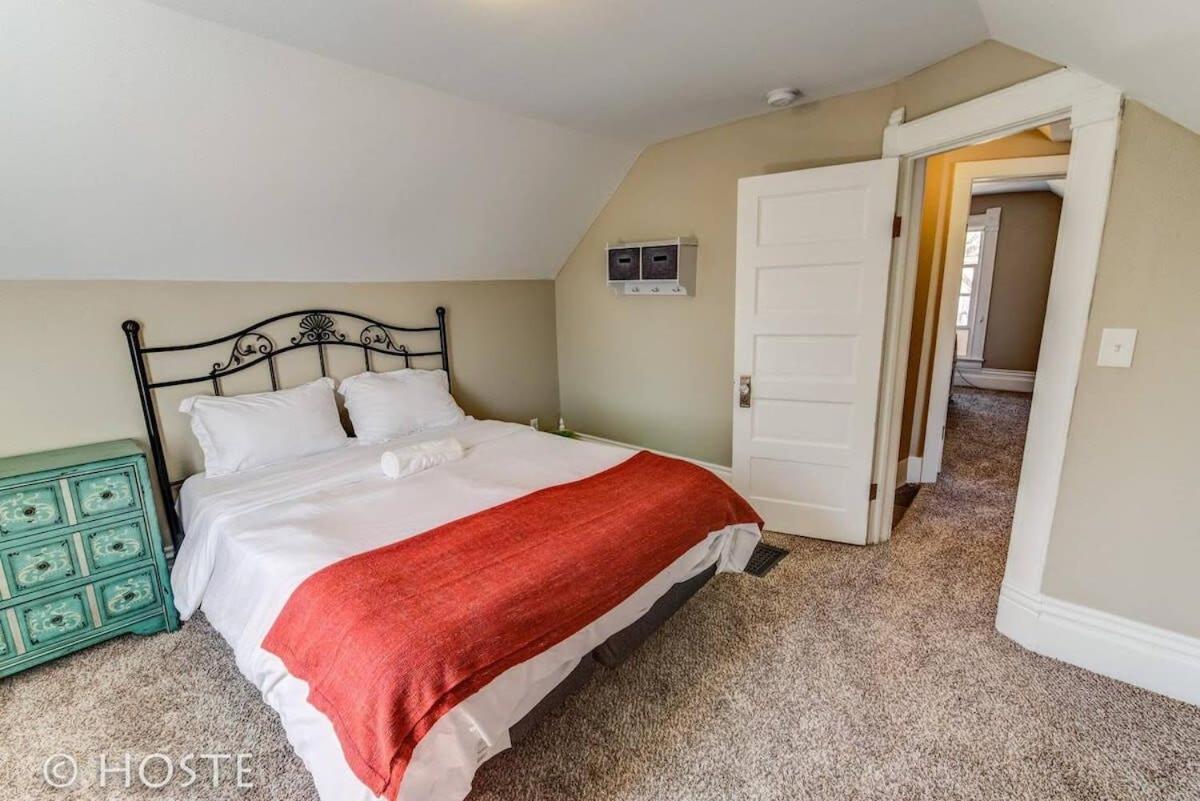 3br Charming Modern Victorian Downtown