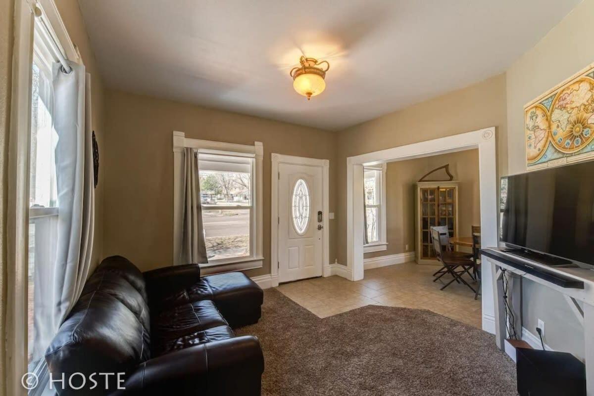 Holiday home 3br Charming Modern Victorian Downtown