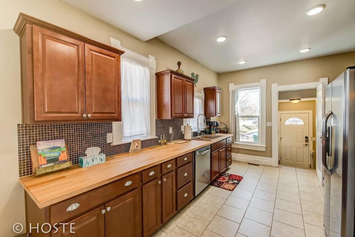 3br Charming Modern Victorian Downtown *