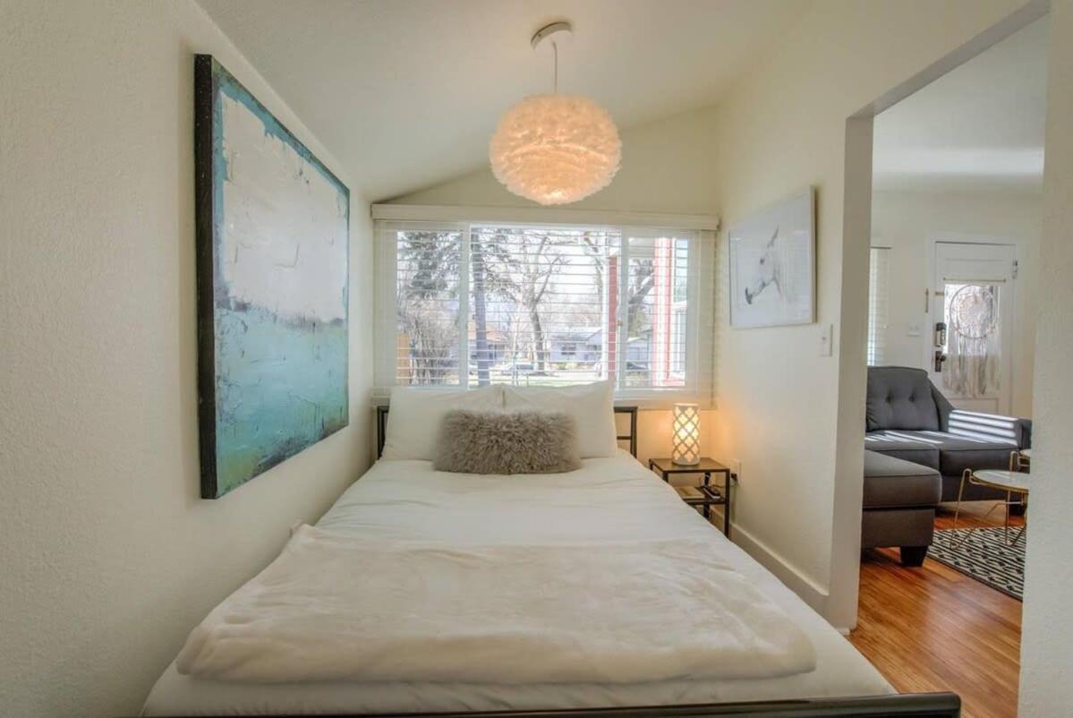 Vintage Tiny House Cute 1bdrm Big Appeal *