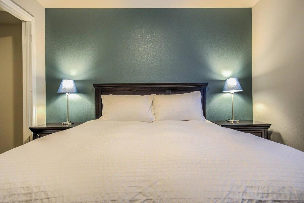 4br Modern Townhome Close To Usafa *