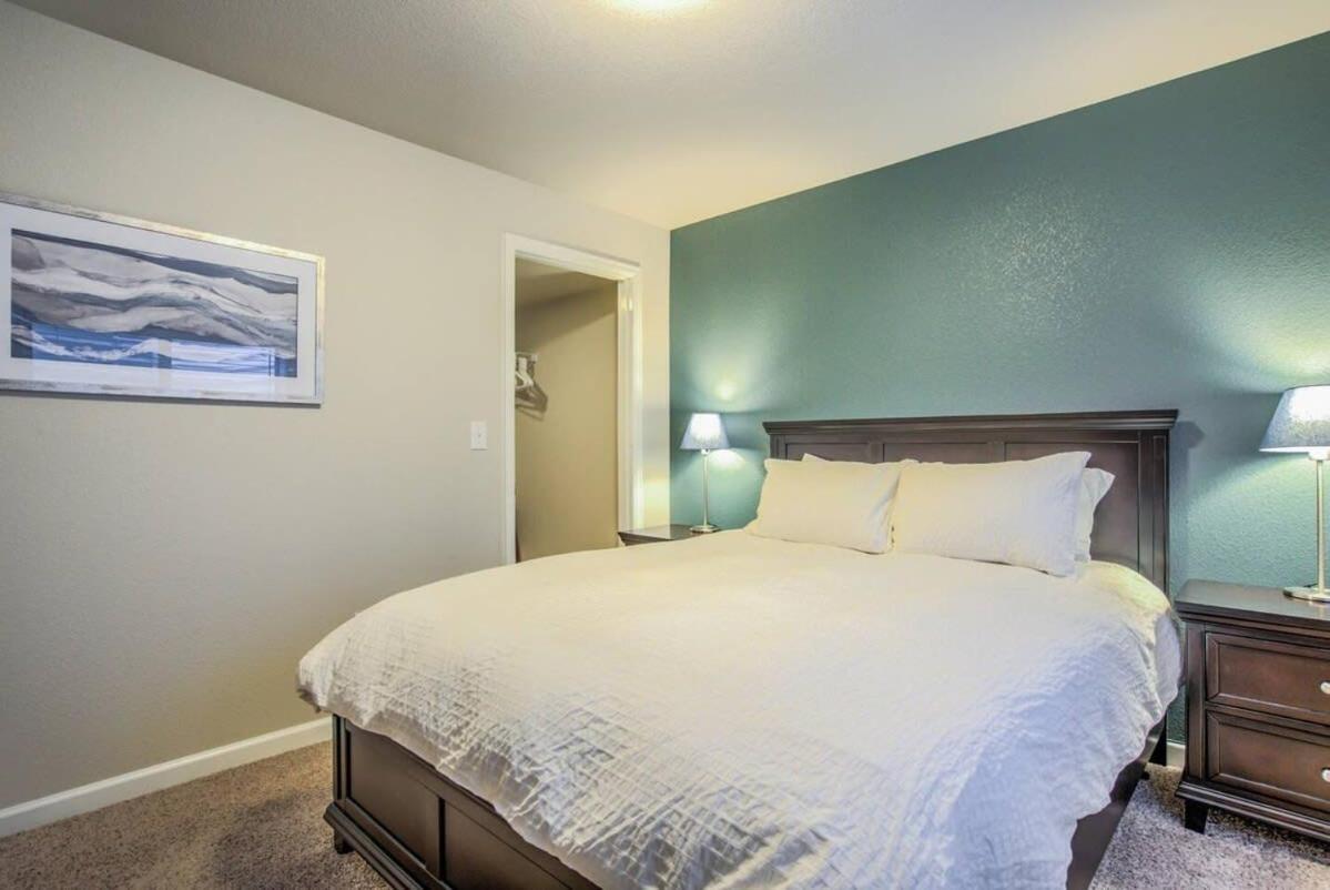 4br Modern Townhome Close To Usafa Holiday home *