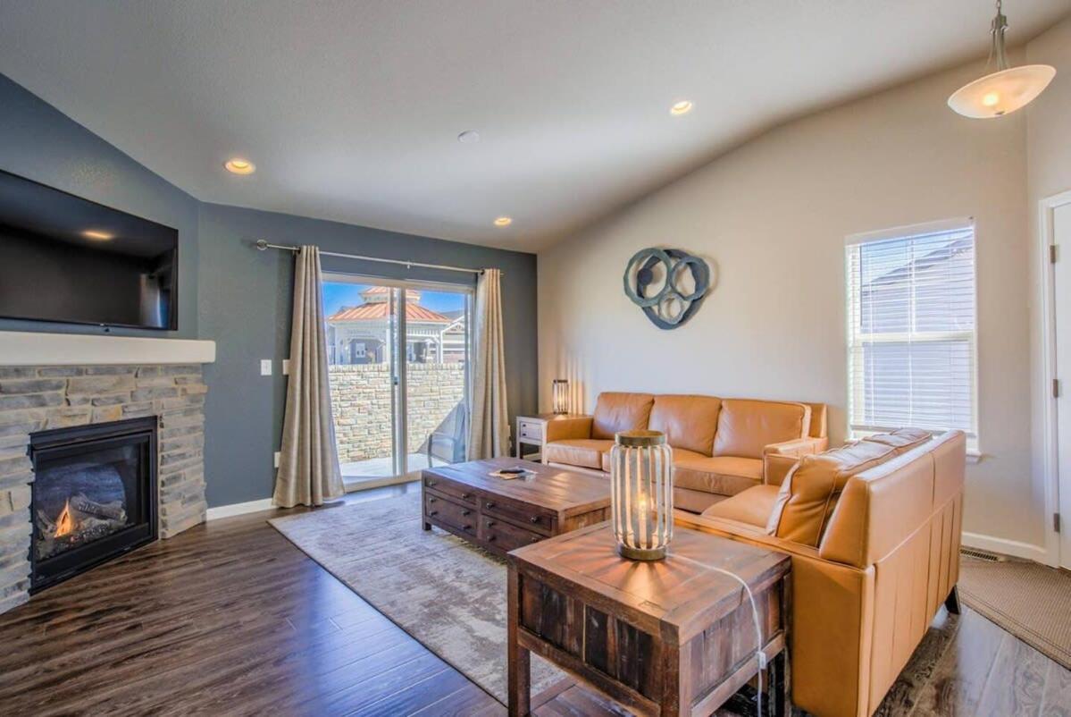 Holiday home 4br Modern Townhome Close To Usafa Colorado Springs