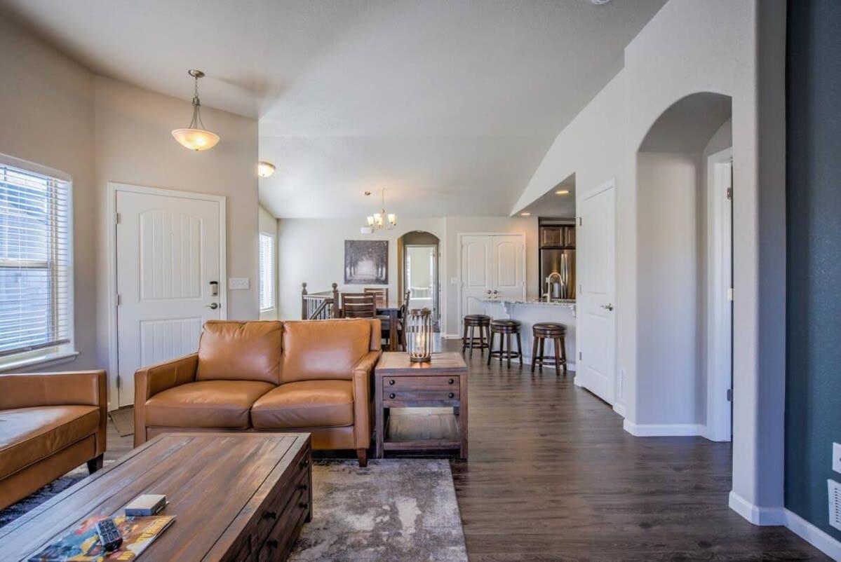4br Modern Townhome Close To Usafa *