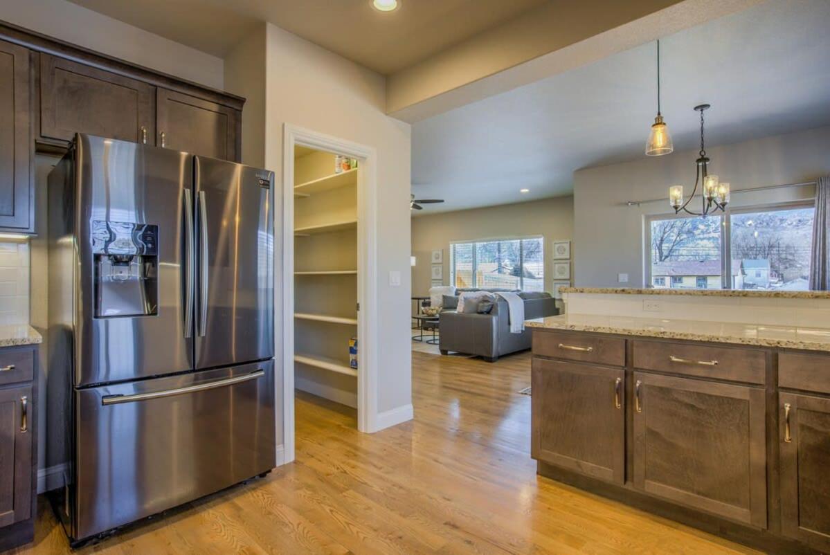 4bd Westside Vacation W Space & Flexibility Holiday home *