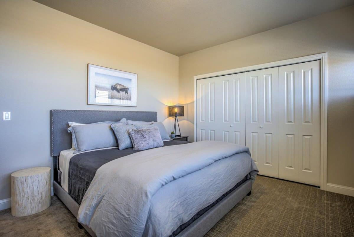4bd Westside Vacation W Space & Flexibility Holiday home