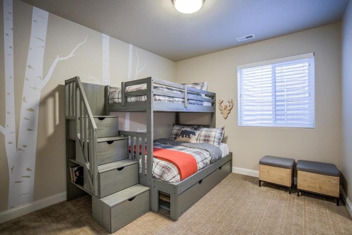 4bd Westside Vacation W Space & Flexibility * Colorado Springs