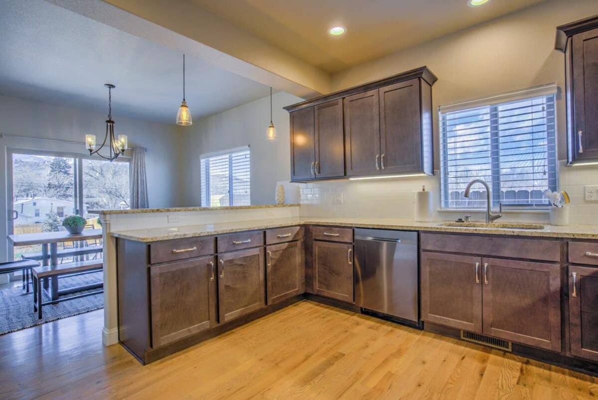 4bd Westside Vacation W Space & Flexibility
