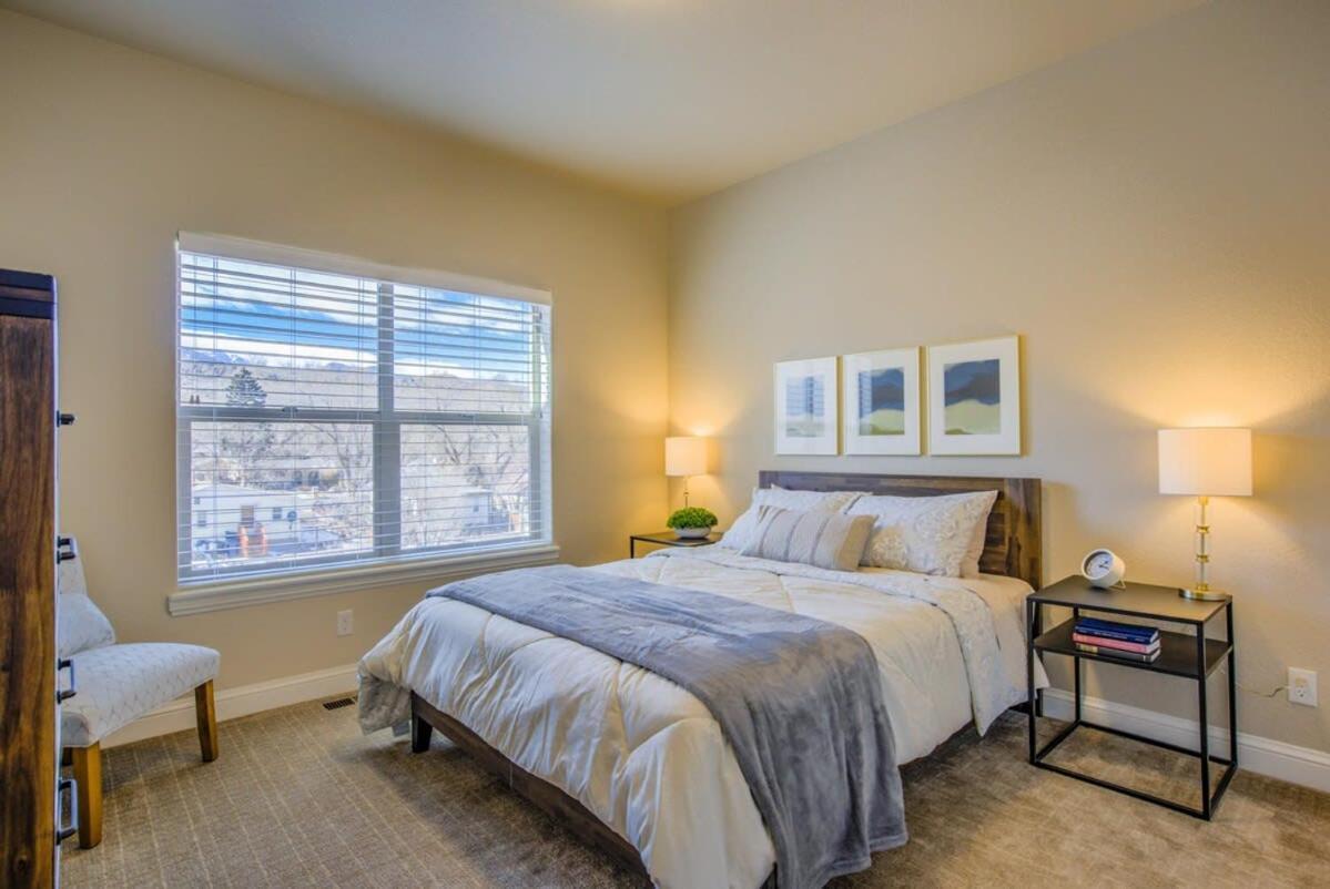 4bd Westside Vacation W Space & Flexibility * Colorado Springs