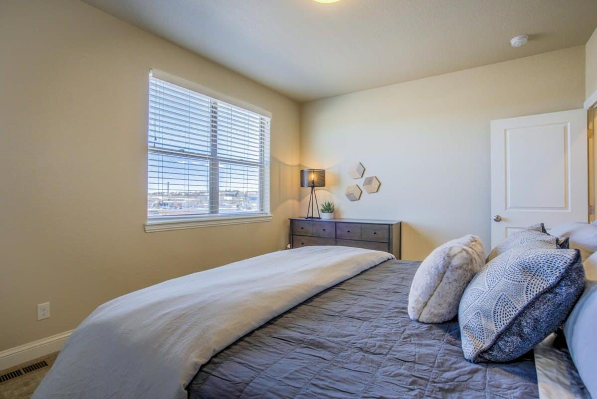 4bd Westside Vacation W Space & Flexibility Holiday home Colorado Springs