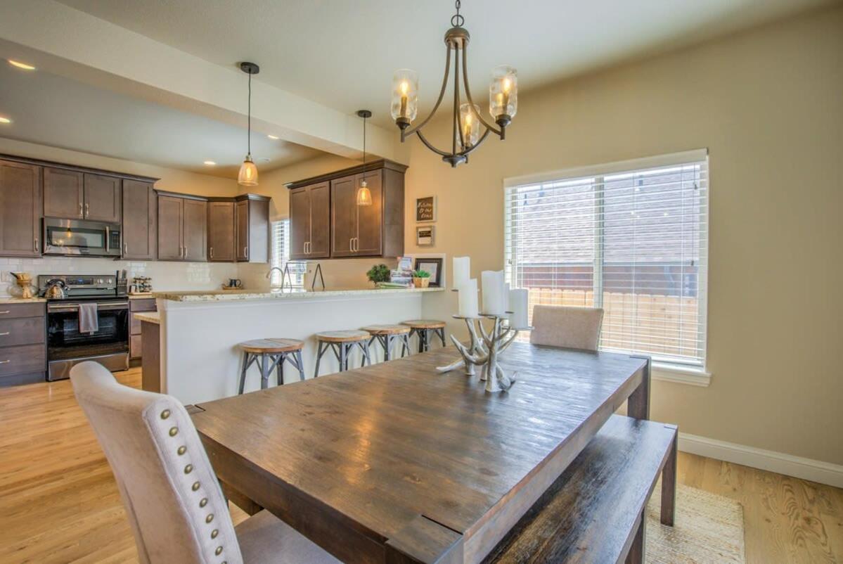 Holiday home 4bd Pikes Peak Views Minutes To Hiking & Dining *