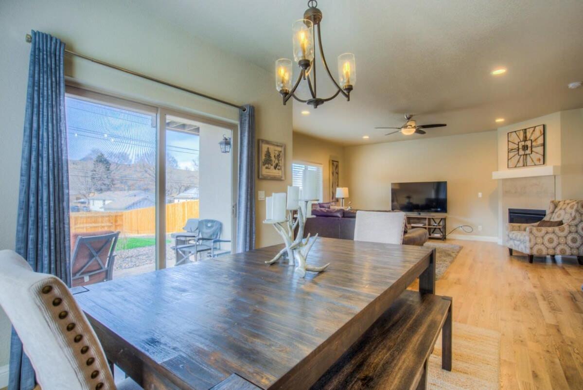 4bd Pikes Peak Views Minutes To Hiking & Dining Holiday home *