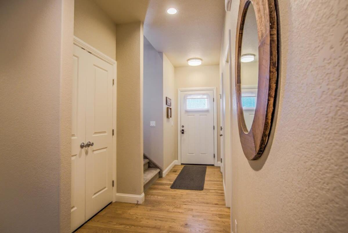 4bd Pikes Peak Views Minutes To Hiking & Dining * Colorado Springs
