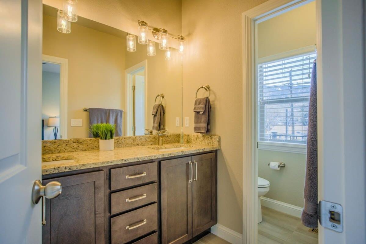 4bd Pikes Peak Views Minutes To Hiking & Dining * Colorado Springs